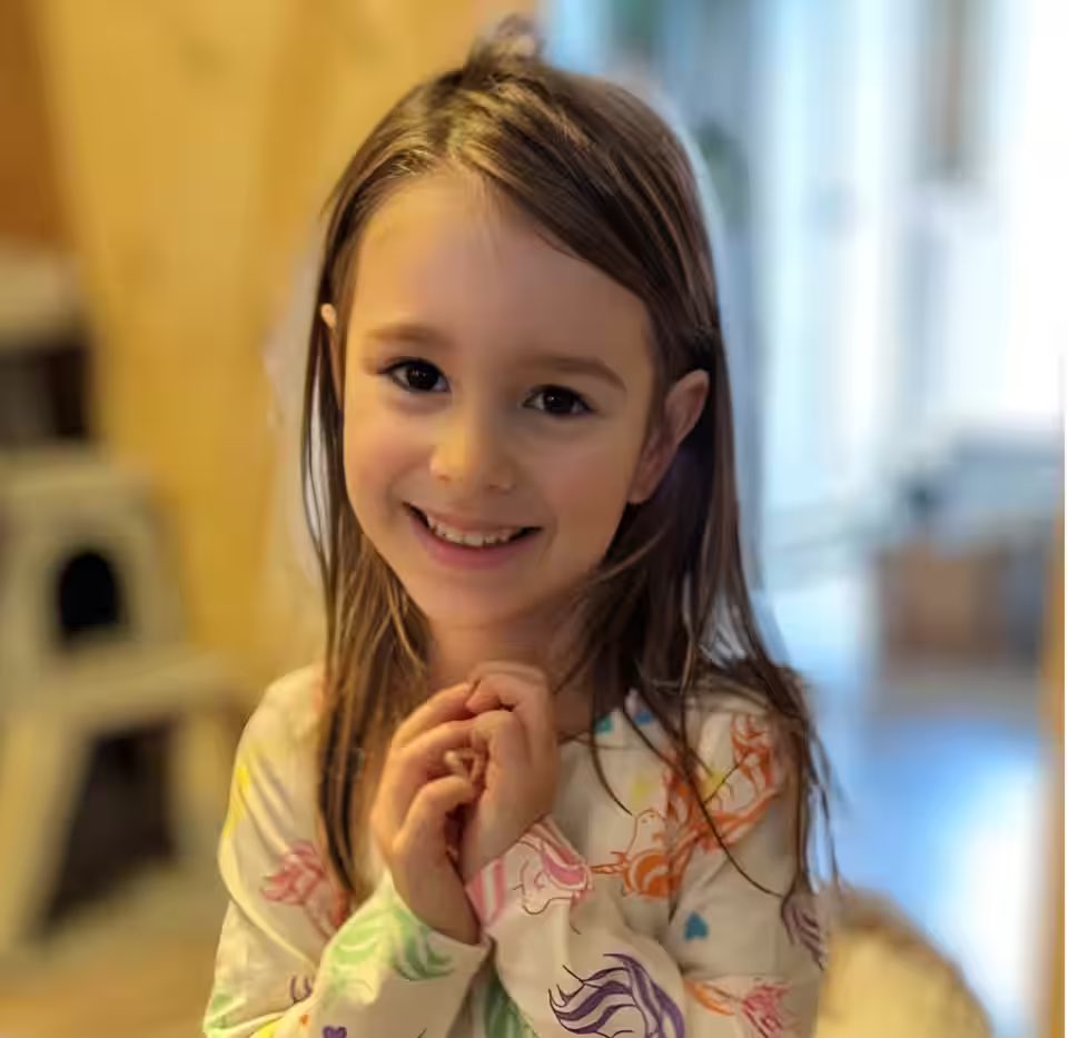 Maëva David, 5 ans, a perdu la vie la semaine dernière à la garderie Ste-Rose de Laval. Ses parents ont voulu lui rendre hommage. Ils publient aujourd’hui une lettre dans le <a href="/JdeMontreal/">Le Journal de Montréal</a>.

journaldemontreal.com/2023/02/13/che…

#Laval