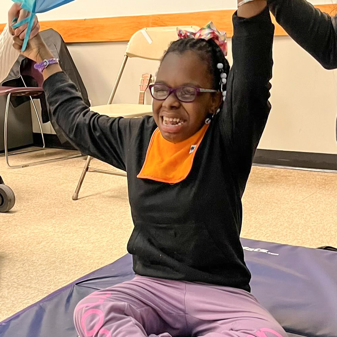 iBRAINglobal's tweet photo. Zaire enjoying a music therapy session with her classmates 🎵

#iBRAIN #BrainBasedDisorders #BrainInjury #MT #MTGoals #Accessibility #Disability #iBrainAcademy #iBrainInstitute #iBrainCenter #Vision #School #Teacher #TherapistsOfInstagram #MuscleCoordination #MindfulMonday https://t.co/fZu1b3h1v2