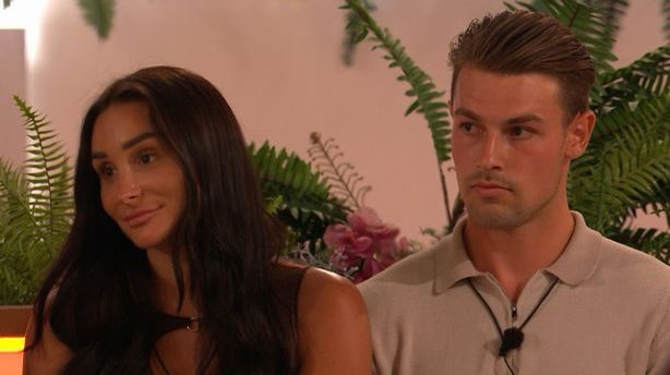 rubynaldrett's tweet photo. will and layla??? i think i’ve seen this film before and he licked her tit or whatever! #loveisland https://t.co/uQXg9NUny7