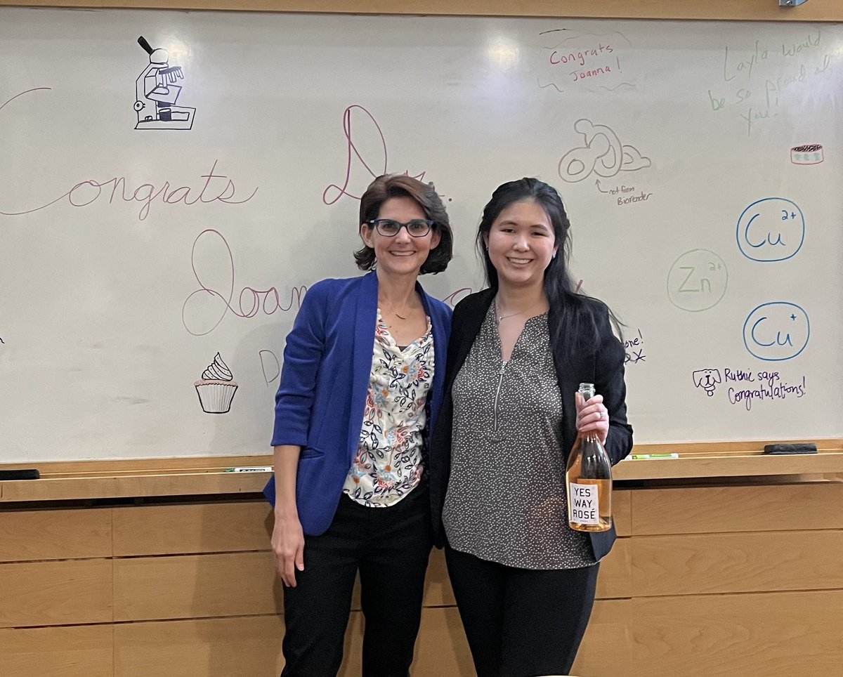 FranzLabDuke's tweet image. Champagne time! 
Congratulations to Dr. Joanna Campbell on a fantastic PhD dissertation defense today. So proud of her research accomplishments, on top of being a good human😉