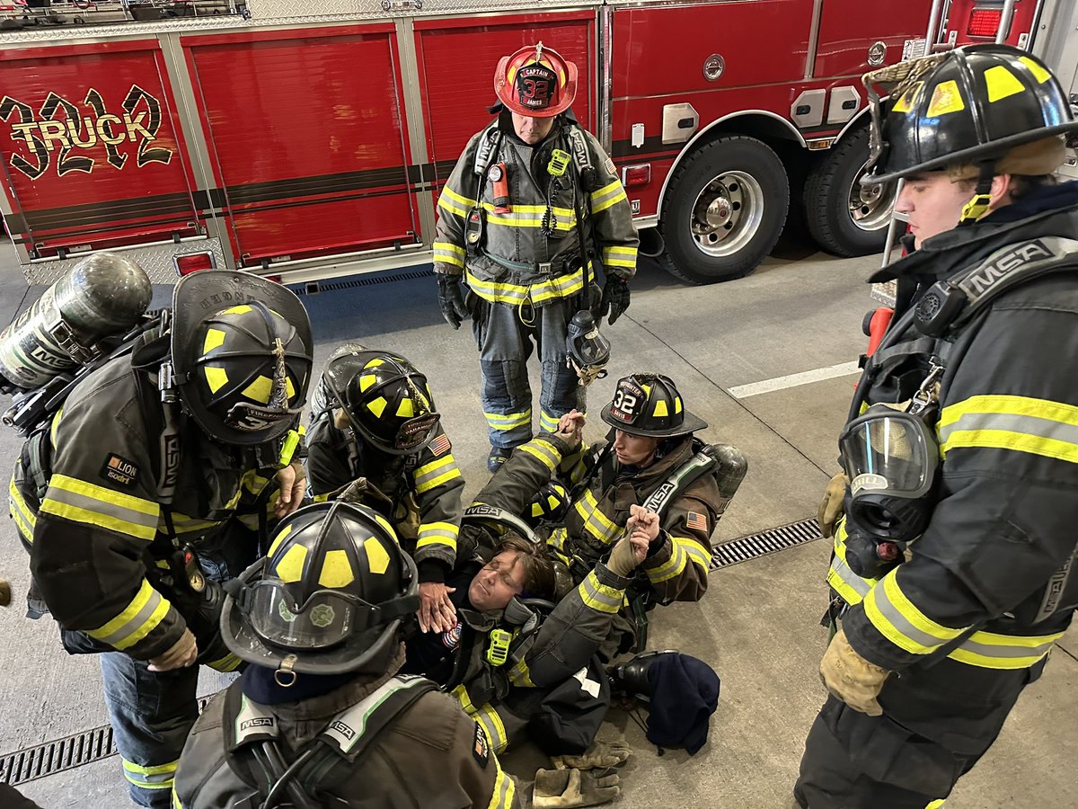 David K. Tan, M.D., FAEMS (@papatan911) on Twitter photo #CPR drills for #firefighterdown scenarios are much more realistic in full turnout gear. <a href="/clayton_fd_32/">City of Clayton Fire Department</a> #CPR drills for #firefighterdown scenarios are much more realistic in full turnout gear. <a href="/clayton_fd_32/">City of Clayton Fire Department</a>