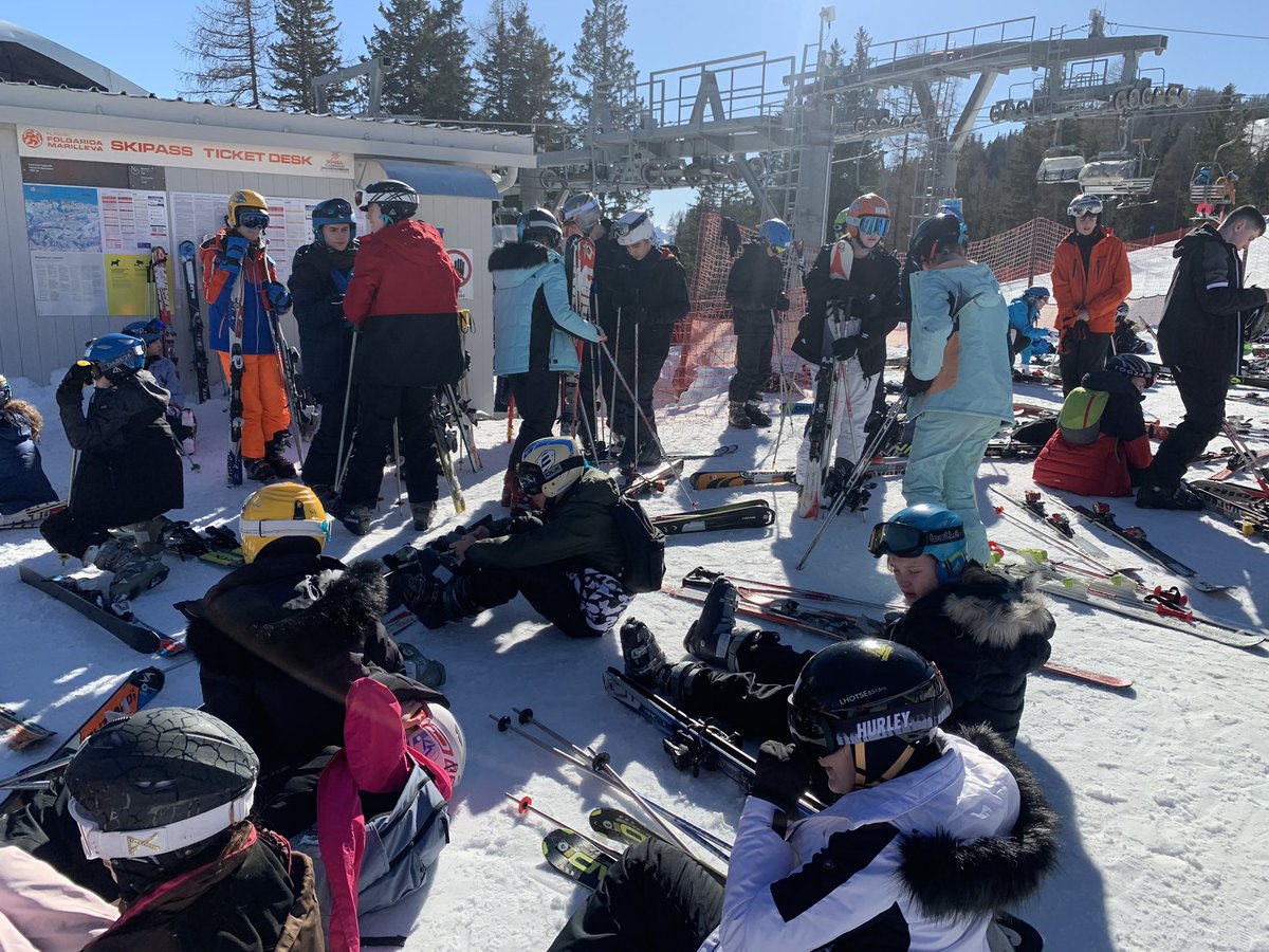 pe_TGS's tweet image. At the end of day 2….. great day on and off the slopes! #smiles #makingprogress #nightnight