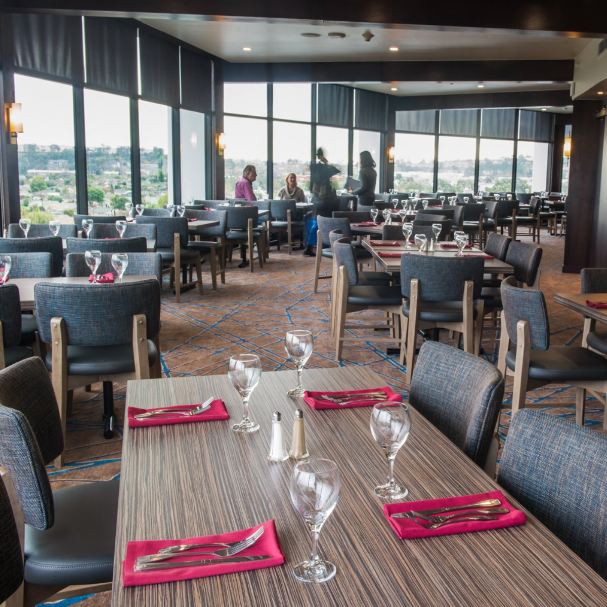 Follow your heart this Valentine's Day. We bet it'll lead you to a table with a beautiful 360-degree penthouse view of Long Beach.