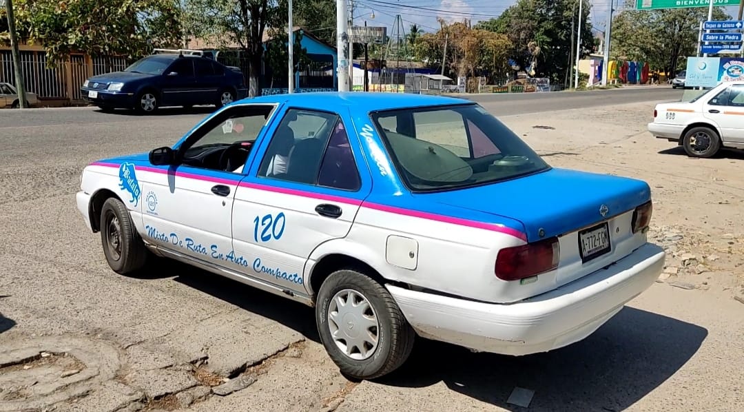 enfoqueinforma's tweet image. #Trasporte 📌 El próximo lunes aumentará el pasaje del servicio público en Tecpan, Benito Juárez y Atoyac, informó el delegado regional de Transporte. Recibirán un documento con tarifas, firma y sello, mismo que deberá ser visible al usuario 🚕🚌 

Fotos de Guillermo Hernández