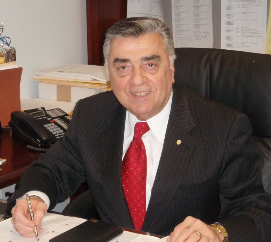 lbanypd's tweet photo. Our deepest condolences to the family of LBA Legislative Director Lou Matarazzo. Lou spent his life dedicated to helping others. His wealth of knowledge and experience is irreplaceable. A great man who will be sorely missed by those who had the pleasure of knowing him. https://t.co/I6rSp589uh