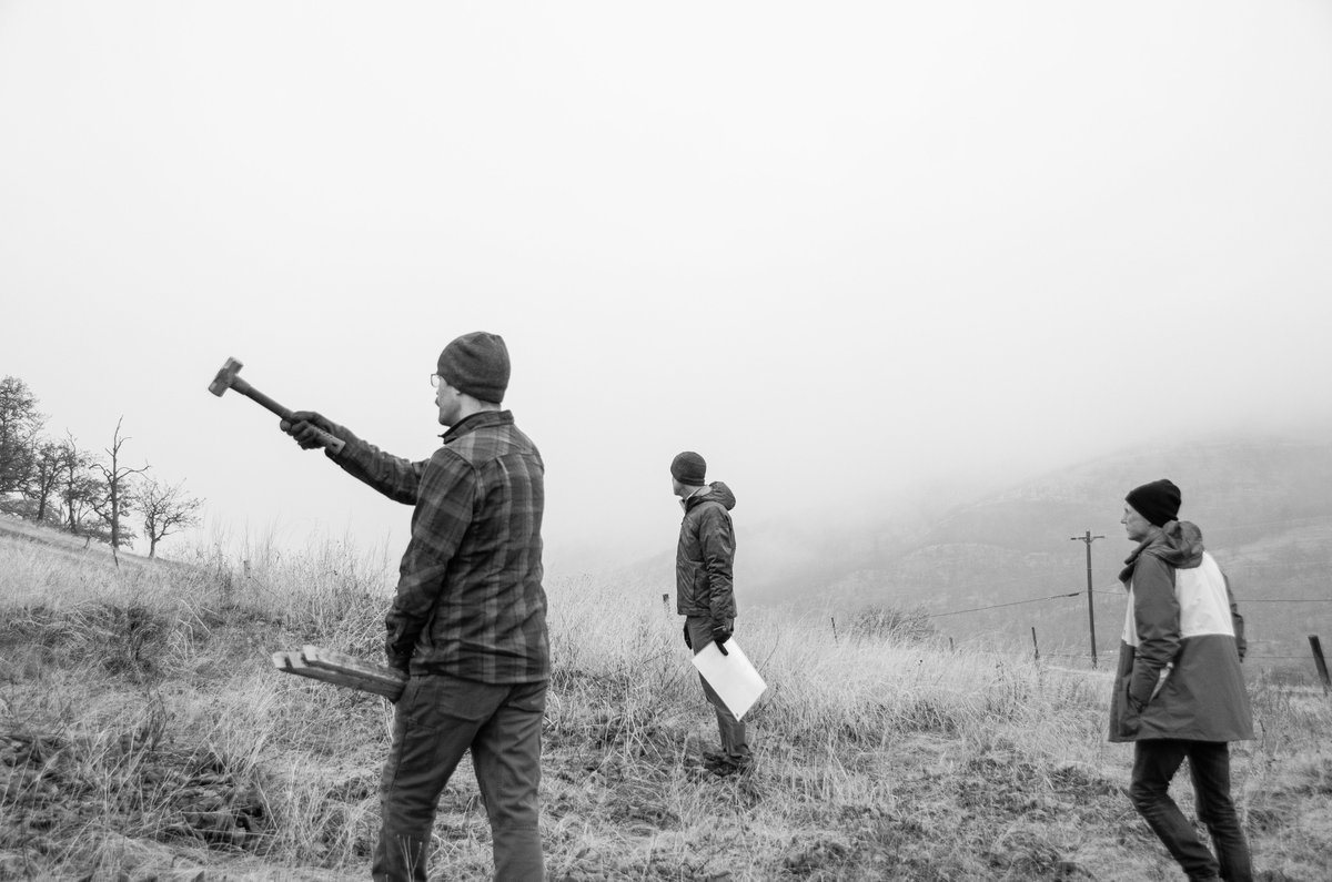 3Mile_Vineyard's tweet photo. With David Brown’s vision in mind for the future growth of Threemile, Joe places stakes to mark planting sites for new trees.

#staking #development #landscape #treeplanting #plantingtrees #propertydevelopment #teamwork #building #Future #vineyard https://t.co/aDhOXpZcHH