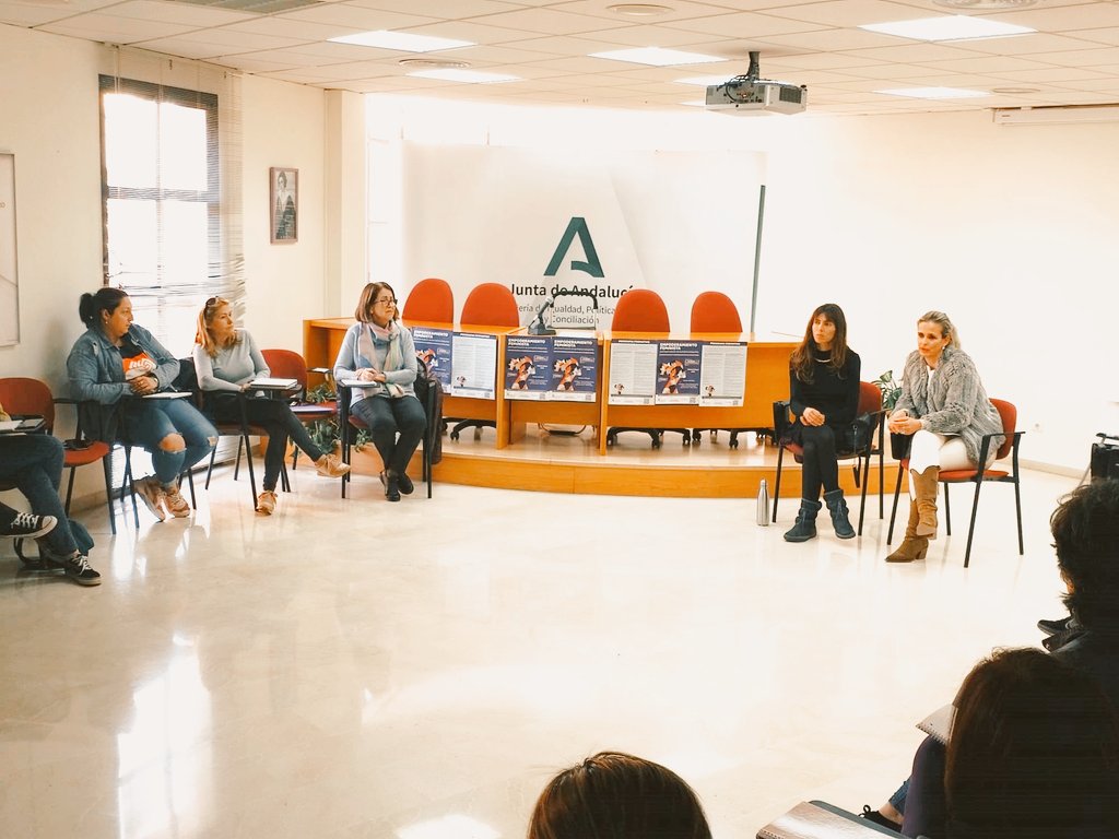 PuntosSubversiv's tweet photo. Hoy comenzamos el itinerario formativo de empoderamiento feminista para la participación de las mujeres. Desde nuestra asociación facilitamos que las mujeres podamos construir un proyecto vital propio desde el feminismo. Gracias al apoyo y financiación de @IAMJunta https://t.co/bLqcNXkTu1
