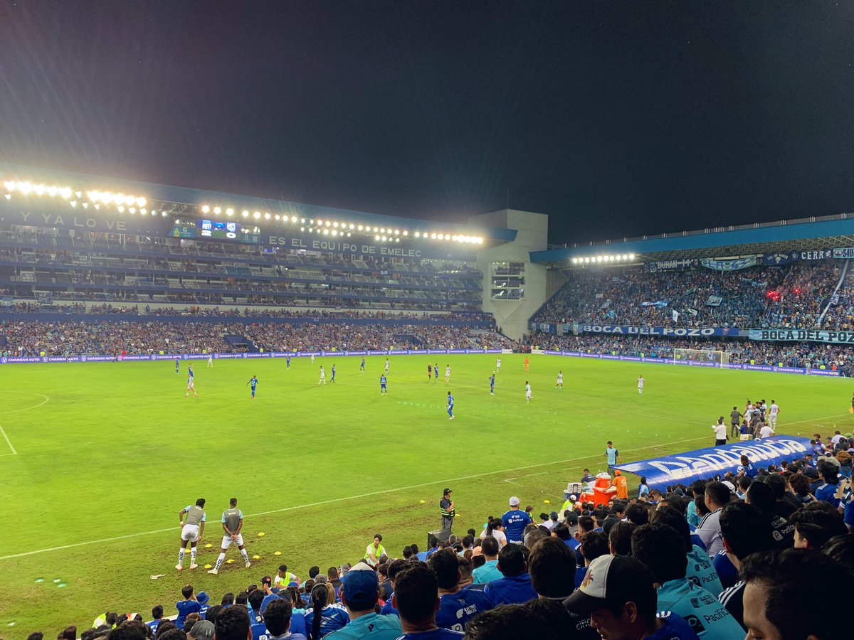 andyav92's tweet photo. Momentos de lo que fue la #ExplosionAzulVisaAndalucia el sábado pasado en el estadio Capwell. Que lindo es volver a ver fútbol y más aún al equipo de tus amores! 💙⚡️

#explosionazul2023 #Emelec https://t.co/tmdRqqcH8p