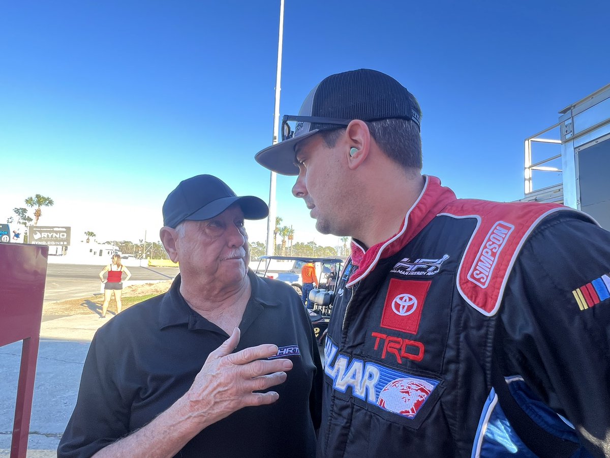 StewartFriesen's tweet image. When @garybalough112 gives you advice on how to turn a fast qualifying lap at @newsmyrnaspdwy you listen. Time trials are up next! #112 #superlatemodel @gstonemotors