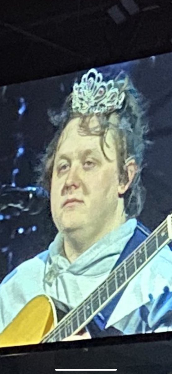 LewisCapaldi's tweet image. Slay queen