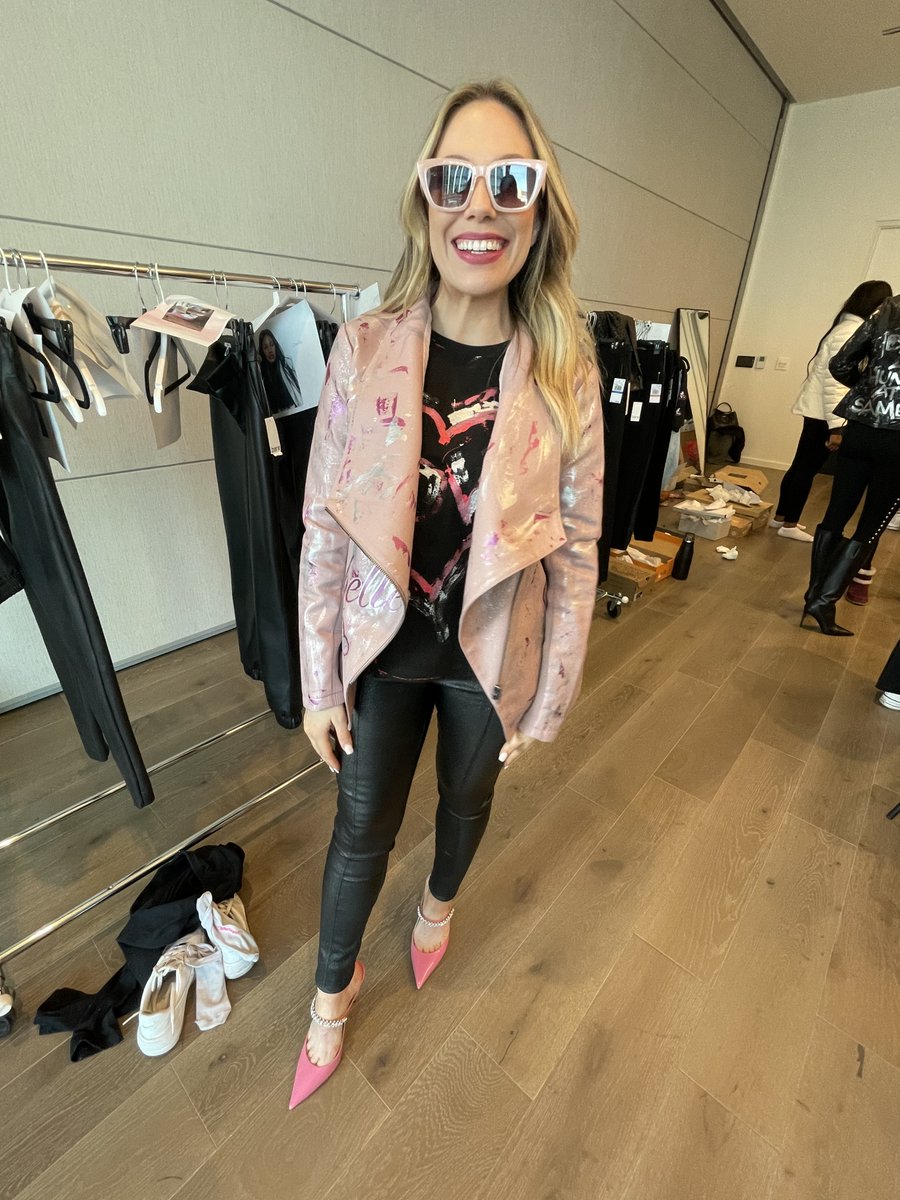 mcneelybrockman's tweet photo. This weekend, #MBPRClient @Soles4Souls hosted their Give Shoes Give Love brunch and fashion show at @FifthandB. All the proceeds from this event benefited Nashville children experiencing homelessness. Shoutout to @LocalOn2Live's @LauraSchweiz and @NC5's @NC5_HMathis for modeling! https://t.co/PsCluoEtw8