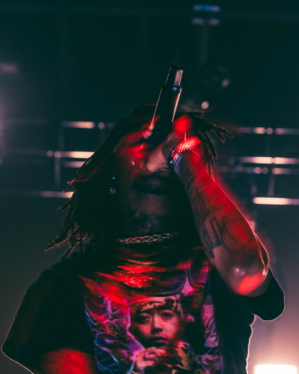 sold out madness last friday with <a href="/smino/">smi</a> &amp; <a href="/JIDsv/">(J.I.D)</a> 🖤