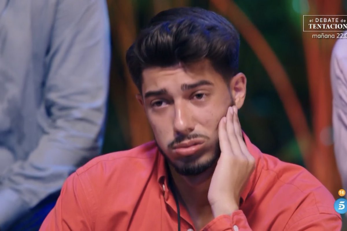 user090189's tweet photo. “Me da pena por nosotros”
“No sé si podría confiar en ella” “El anillo era un voto de confianza y para mi ya la ha perdido” QUE PUTA RABIA DE HOMBRE DE VERDAD es que se supera con cada frase que suelta tío
#LaIslaDeLasTentaciones6
#LaIslaDeLasTentaciones4 https://t.co/QX3dd2iIiE