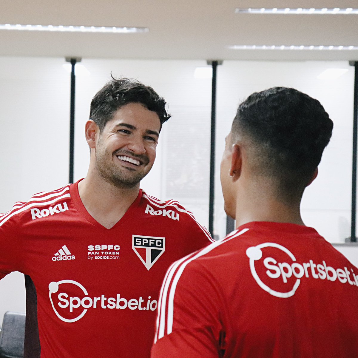 SaoPauloFC's tweet photo. O atacante Alexandre Pato, que trata uma lesão no ligamento cruzado anterior do joelho direito, fará parte de sua reabilitação no REFFIS Plus.

O atleta sofreu a lesão em setembro de 2022, durante uma partida do Orlando City, dos Estados Unidos, na MLS. https://t.co/sNZFB1vF0z