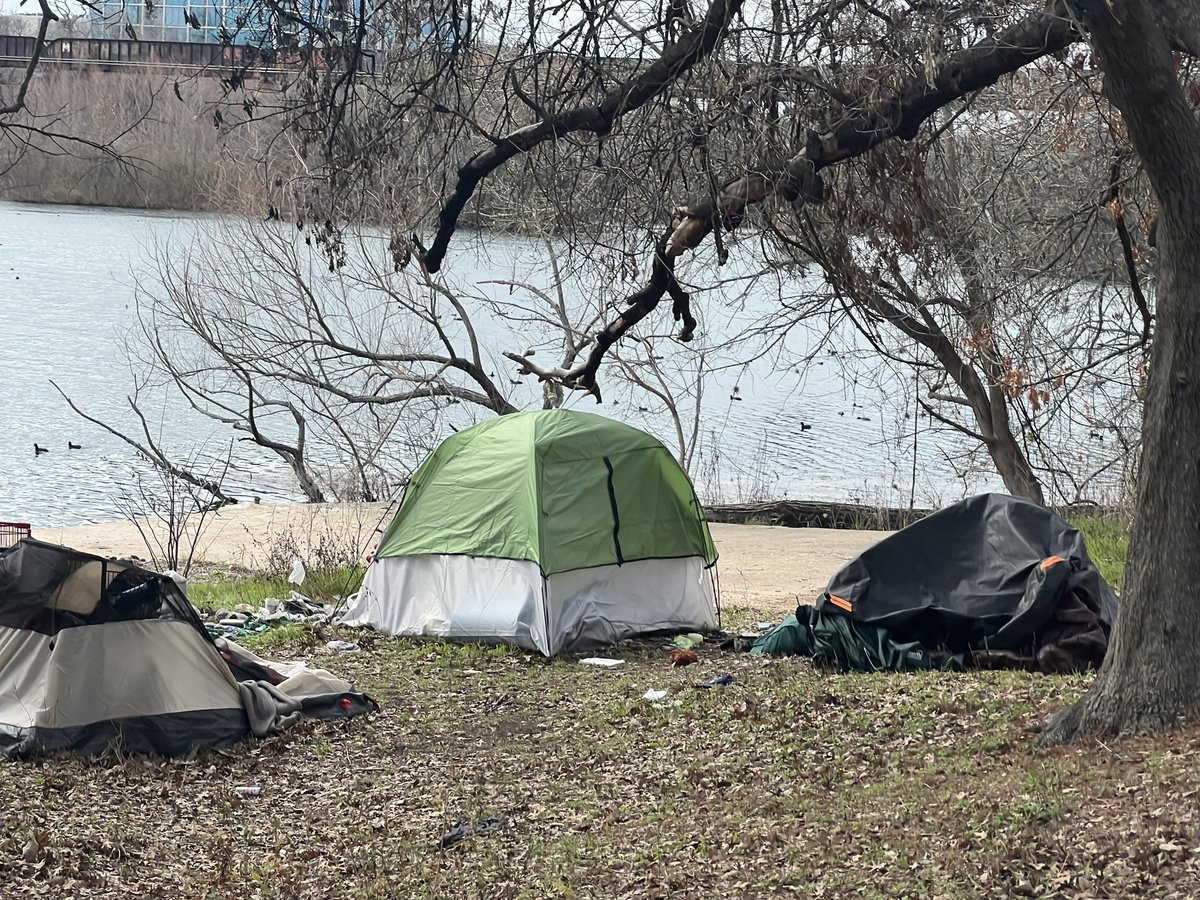 ldcovert's tweet photo. #kirkwatson @MayorKirkWatson #clean #austin Our Butler Hike and Bike Trail, the crown jewel of our downtown, is arguably not safe and is undoubtedly strewn with tents and litter. Happy to discuss with you volunteer-based strategies as well as city-funded programs to make our city cleaner and safer as it should be.