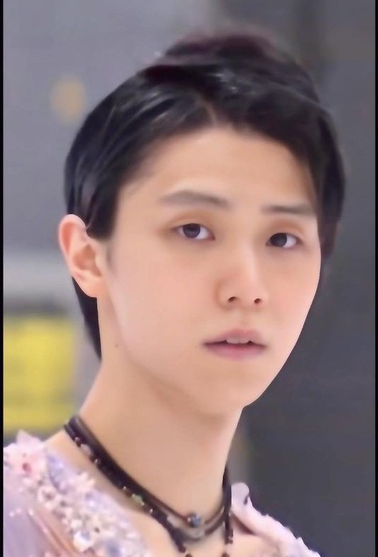 You're right @Leelutik, it was sooooo difficult to choose b/c he is so inspirational in every aspect of life, in every photo. A man with thousand faces 🤩
#MuseMonday #羽生結弦 #HANYUYUZURU
What do you think @Poem_on_ice  @Ghis_arte_yuzu @pep_on_