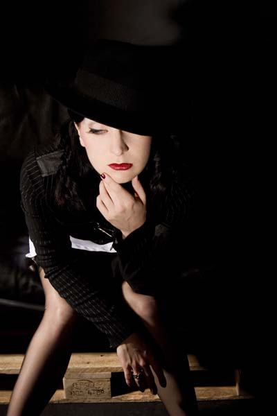 I never enjoyed wearing lipstick, but looking at that shot, i am rethinking https://t.co/z6b2IOsjKG