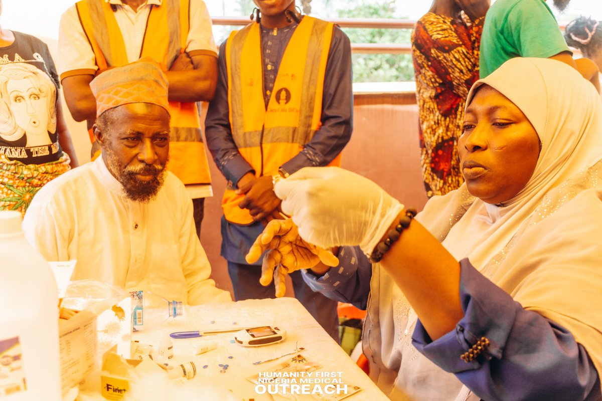 humanity1st_ng's tweet photo. Former Amir, Ahmadiyya Muslim Jama'at of Nigeria; Alh. Moshood Adenrele Fashola benefits from the ongoing HFN medical outreach, lauds HFN health workers for their acts of welfarism towards the patients.
#globalhealth #FreeMedicalOutreach #HumanityFirstNigeria #GlobalHealth https://t.co/tKIhYGWpmP