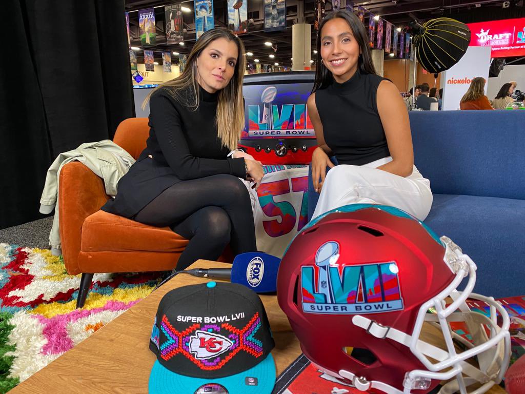 DanyLimonMX's tweet photo. Se termina una semana llena de risas, dolor de pies, entrevistas, pelas con el gps, trabajo, esfuerzo pero sobre todo sueños cumplidos !!!
#dreambig #liveNFL #loveNFL #SuperBowl
@FOXImpactoNFL
@FOXSportsMX https://t.co/Bn3R5IppZq