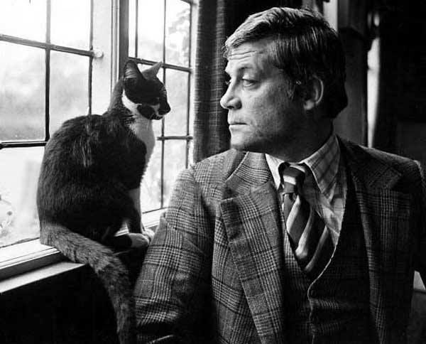 Happy Birthday Oliver Reed 