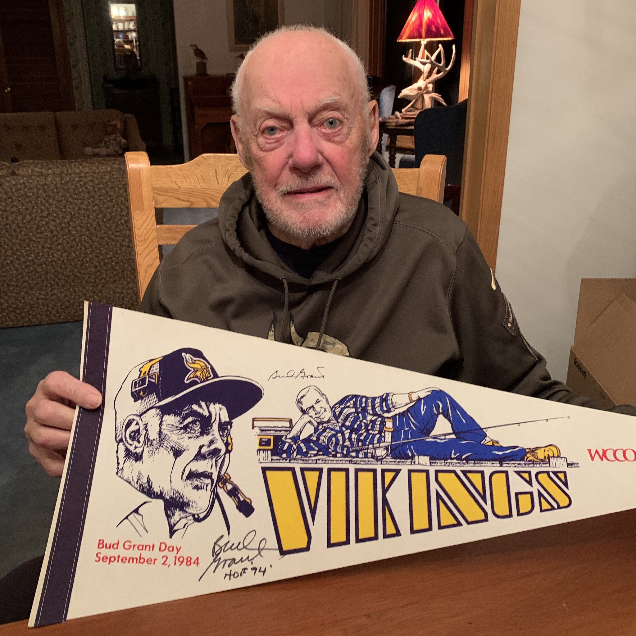 fan-hq-on-twitter-low-stock-alert-we-have-3-bud-grant-signed-and