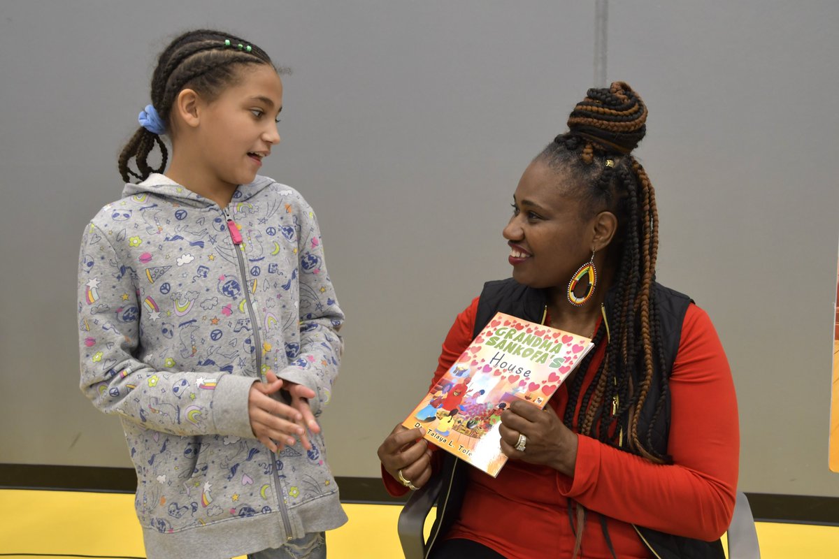 nellep67's tweet image. Thanks again to Dr. Talaya Tolefree for visiting @SPPS_News @FrostLakeSpps for #naapid. Students and families loved hearing her read her books, Creative Crown: Turn that Frown Upside Down and Grandma Sankofa&apos;s House. Today was a great day. @SPFE28 @EducationMN @cityofsaintpaul