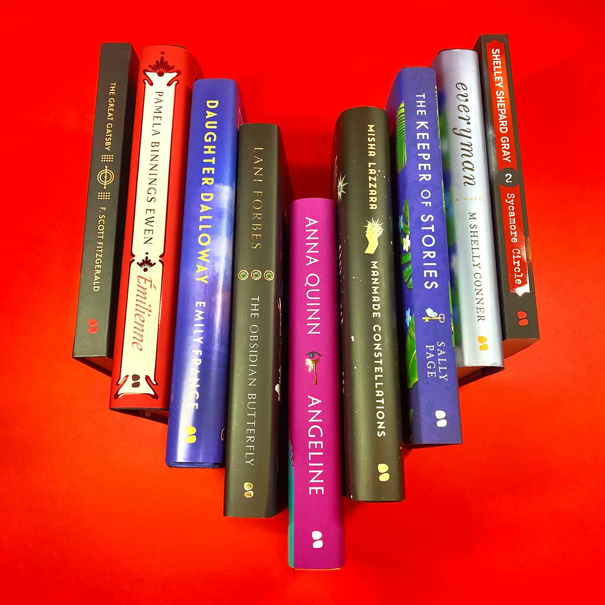 BlackstoneAudio's tweet photo. Whether you're crushing hard or falling fast, we've got a #BlackstoneBookstack of lovemakers and heartbreakers to keep your heart fulfilled (or properly chilled) through #Vday (and beyond)!❤️ https://t.co/7Fz2a69OdY
