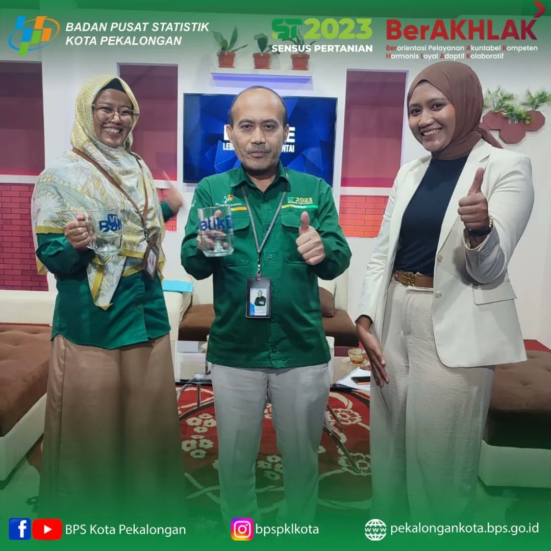 bpspklkota's tweet photo. BPS Kota Pekalongan berkesempatan tampil kembali pada program talkshow EXPOSE yang diselenggarakan oleh Batik TV dengan tema "Sensus Pertanian 2023" pada Kamis (9/2) yang dilaksanakan di  Studio 1 Batik TV. https://t.co/Erx9XPeH0f