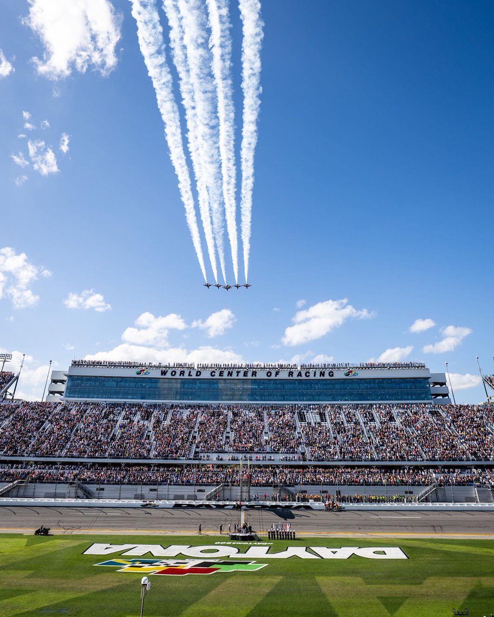 NASCAR's tweet photo. Soon. #DAYTONA500 https://t.co/53ZM1zhenU