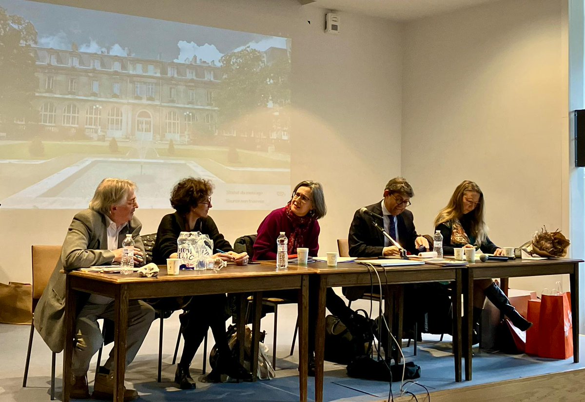 Assemblée Générale <a href="/ApirpParis/">Apirp</a> .En présence de la Consule Irene Castagnoli, des IPR des trois académies d'Île de France et de nombreux invités.
<a href="/ItalyinParis/">Italy in Paris</a> , <a href="/frederic_cherki/">Frédéric Cherki 🇪🇺 🇺🇦</a> ,<a href="/ElisaCaroliLois/">Lois</a> @<a href="/RambaldoD/">Rambaldo degliAzzoni</a>