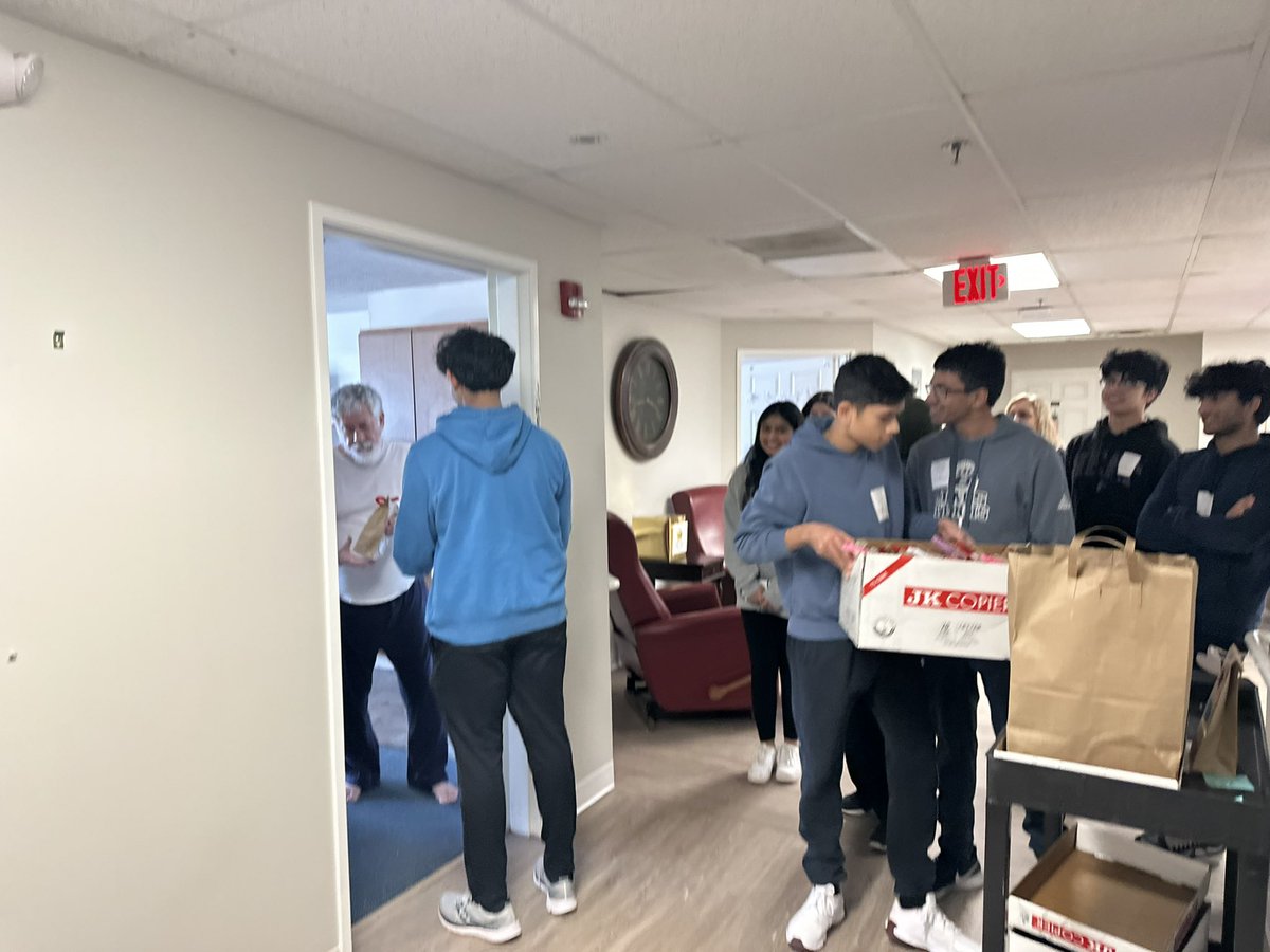 HBHSInteract's tweet photo. Bradley Interact delivering Valentines to Lincoln Village Assisted Living. Thanks for all you do! https://t.co/Vdm60cBGTX