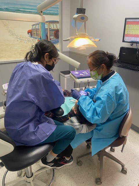 WLADentalSoc's tweet photo. Thank you to everyone who volunteered for Give Kids a Smile with SBCHC on Friday! Don’t miss an opportunity to give back, give our office a call to find out how you can become more involved at (310) 349-2199!#WLADS #GKAS #SBCHC #NCDHM #dentistsofcalifornia @AmerDentalAssn @SBCHC1 https://t.co/NJLACXFirW