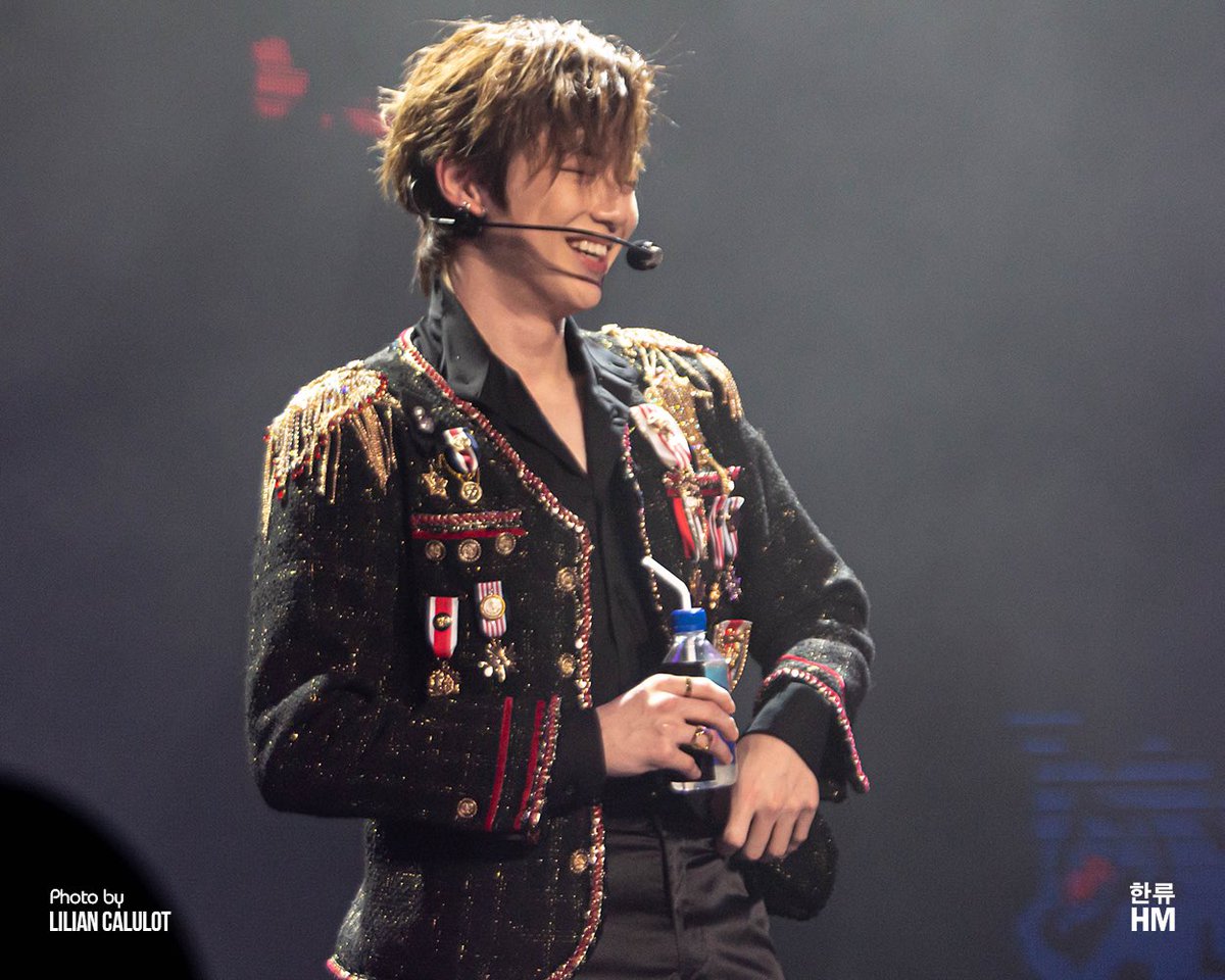 It has been three years since his solo fanmeet in SG and he expressed how happy he is to be back. 

Just look at that blinding smile! 

#KangDaniel #강다니엘