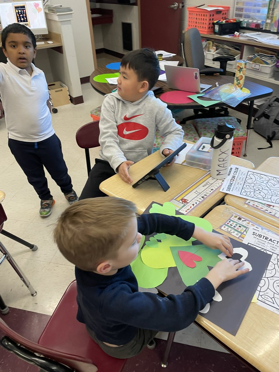 Mrs_Sinton's tweet photo. We met up with our kindergarten buddies today to help out with a Valentine’s Day animal craft! ❤️ @ConcordGV https://t.co/k1rMbVX066