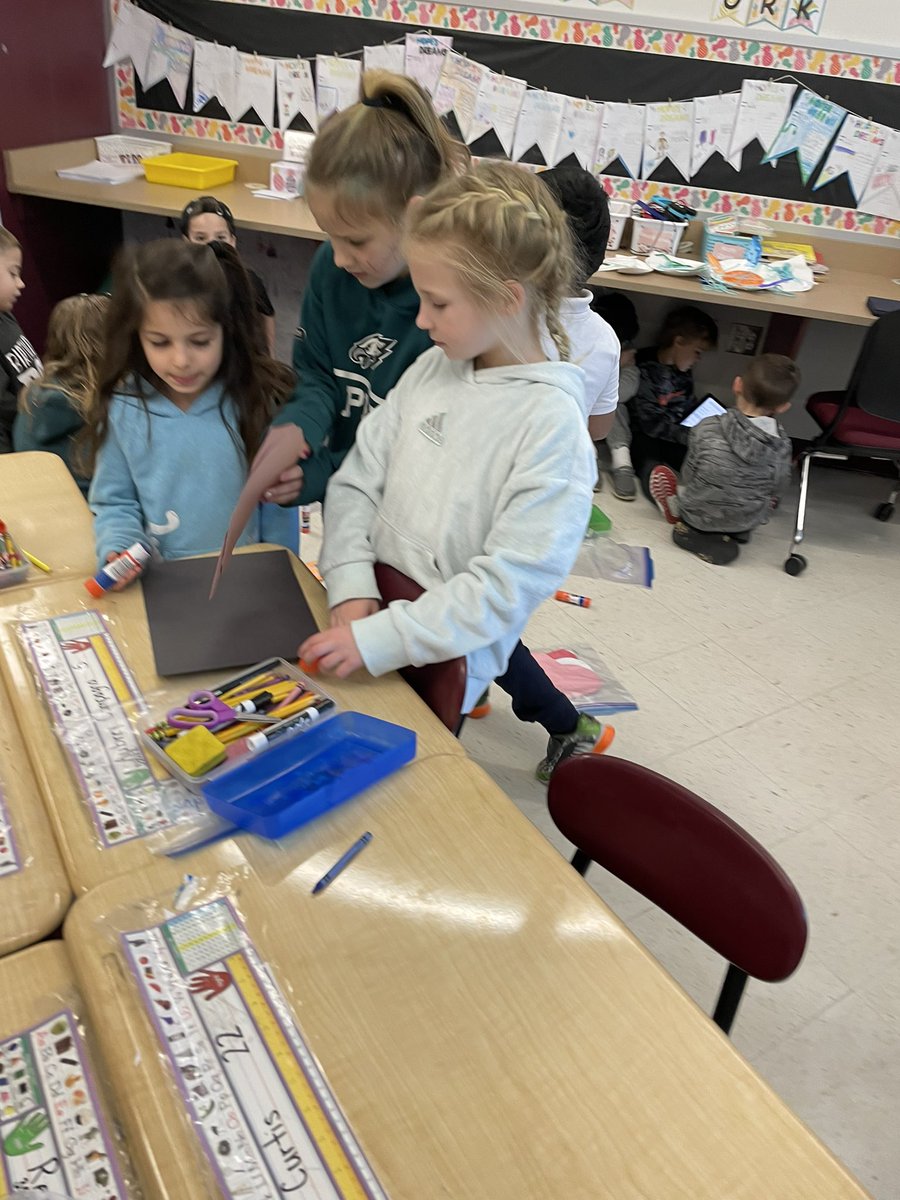 Mrs_Sinton's tweet photo. We met up with our kindergarten buddies today to help out with a Valentine’s Day animal craft! ❤️ @ConcordGV https://t.co/k1rMbVX066