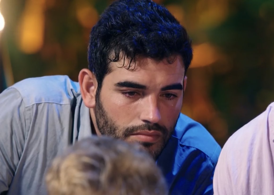user090189's tweet photo. Adrián no sale vivo de la isla a este paso ya 
#LaIslaDeLasTentaciones6
#LaIslaDeLasTentaciones4 https://t.co/akmKKG7D62