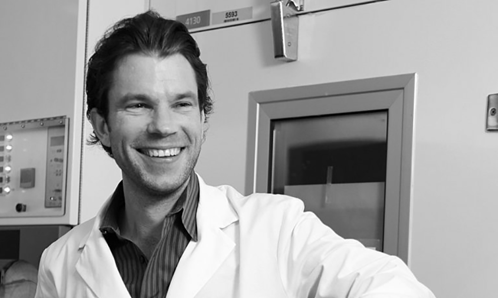 Stem Cell Podcast (@stemcellpodcast) on Twitter photo Congratulations to Dr. Aaron Huebner (<a href="/Ahuebner/">Aaron Jay Huebner</a>) and Dr. Konrad Hochedlinger's team at <a href="/MassGeneralNews/">MassGeneral News</a> and @HarvardStemCell on their <a href="/NatureCellBio/">Nature Cell Biology</a> paper!
They developed a 2D culture system to study the gastric isthmus.
📍 go.nature.com/3kYc5c6
🎙️ bit.ly/3HOvPXq Congratulations to Dr. Aaron Huebner (<a href="/Ahuebner/">Aaron Jay Huebner</a>) and Dr. Konrad Hochedlinger's team at <a href="/MassGeneralNews/">MassGeneral News</a> and @HarvardStemCell on their <a href="/NatureCellBio/">Nature Cell Biology</a> paper!
They developed a 2D culture system to study the gastric isthmus.
📍 go.nature.com/3kYc5c6
🎙️ bit.ly/3HOvPXq