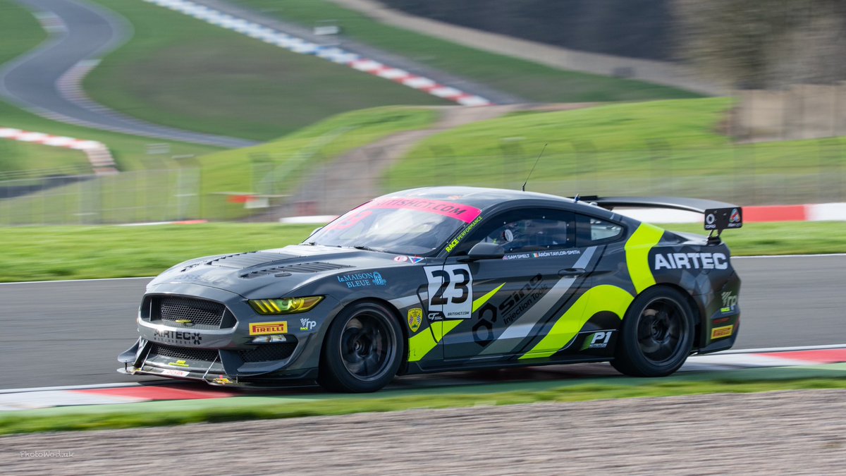 PhotoWodUK's tweet photo. #MustangMonday
Going back in time to 2919 and the two Multimatic Motorsport’s Mustangs
.
.
.
#SamSmelt
#AronTaylorSmith
#scottmaxwell
#sebpriaulx
#multimaticmotorsports
#mustang #fordperformance
#britishgtfans #britishgt #motorsport #autosport #carphotography #racecar https://t.co/zZInK85Yu9