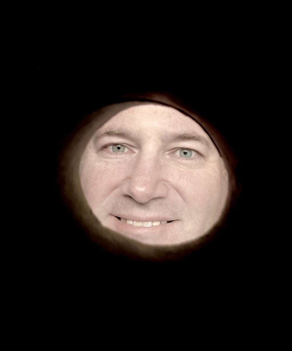space_jim1's tweet photo. I challenge you to “be the moon” this week!🌙
Yes, it’s childish. But take a selfie through a toilet roll tube and share the pic of yourself as the #moon (with or without adding stars)! And (most important) have fun!
#BetheMoon https://t.co/fu9FyILQxi