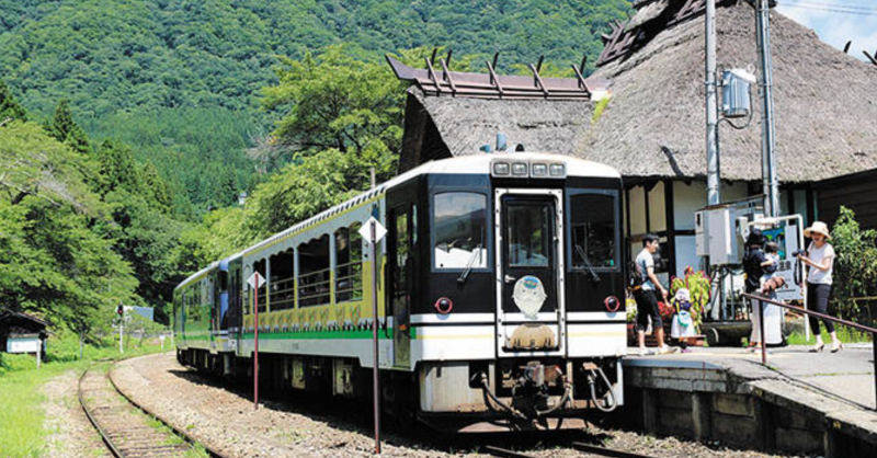 Japanup1's tweet photo. In Japan, railway lines with a small passenger capacity are called “local railways.” There are many popular railways serving as sightseeing trains running through scenic areas all over Japan. Here are some of the recommended local railways in the Tohoku region.