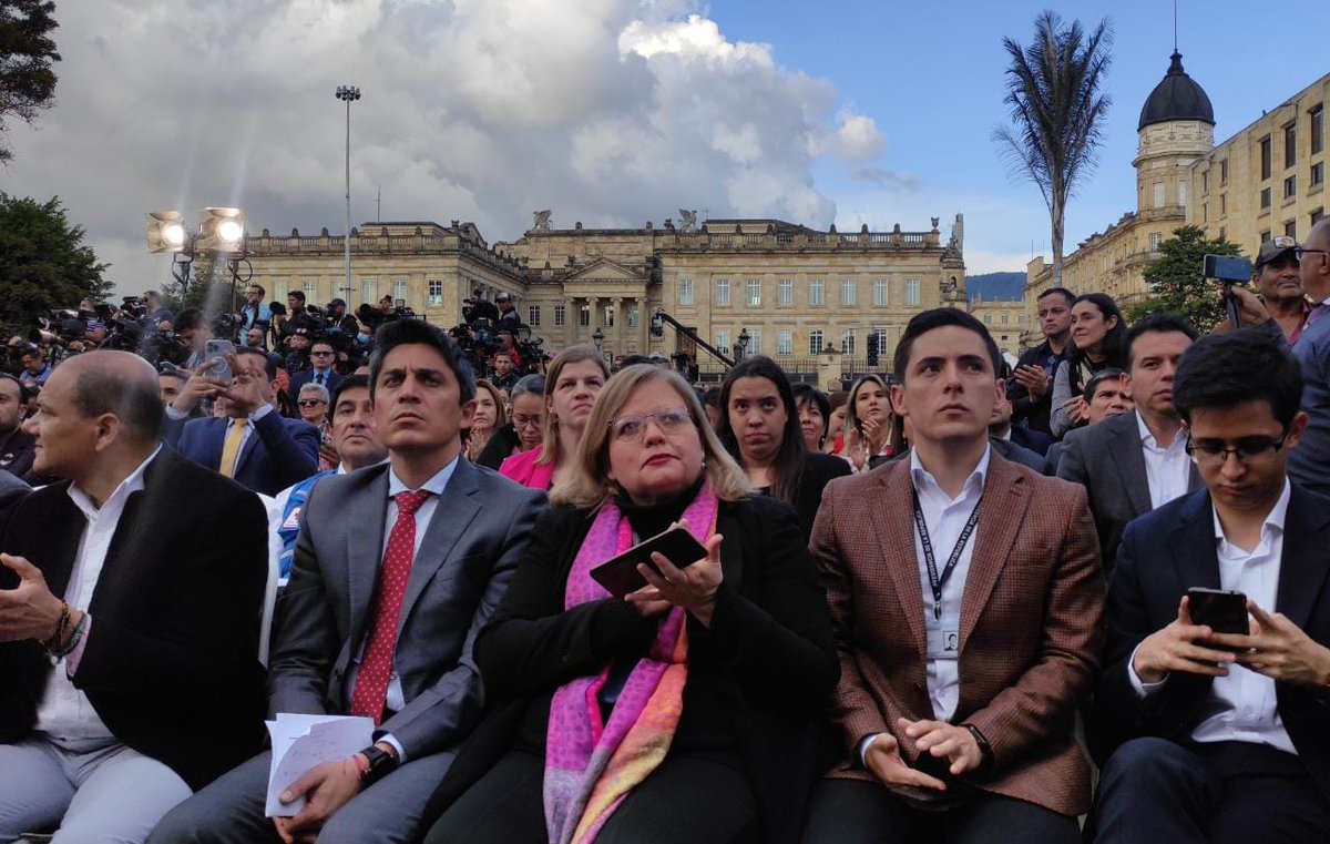 Astrid Cáceres tweet media