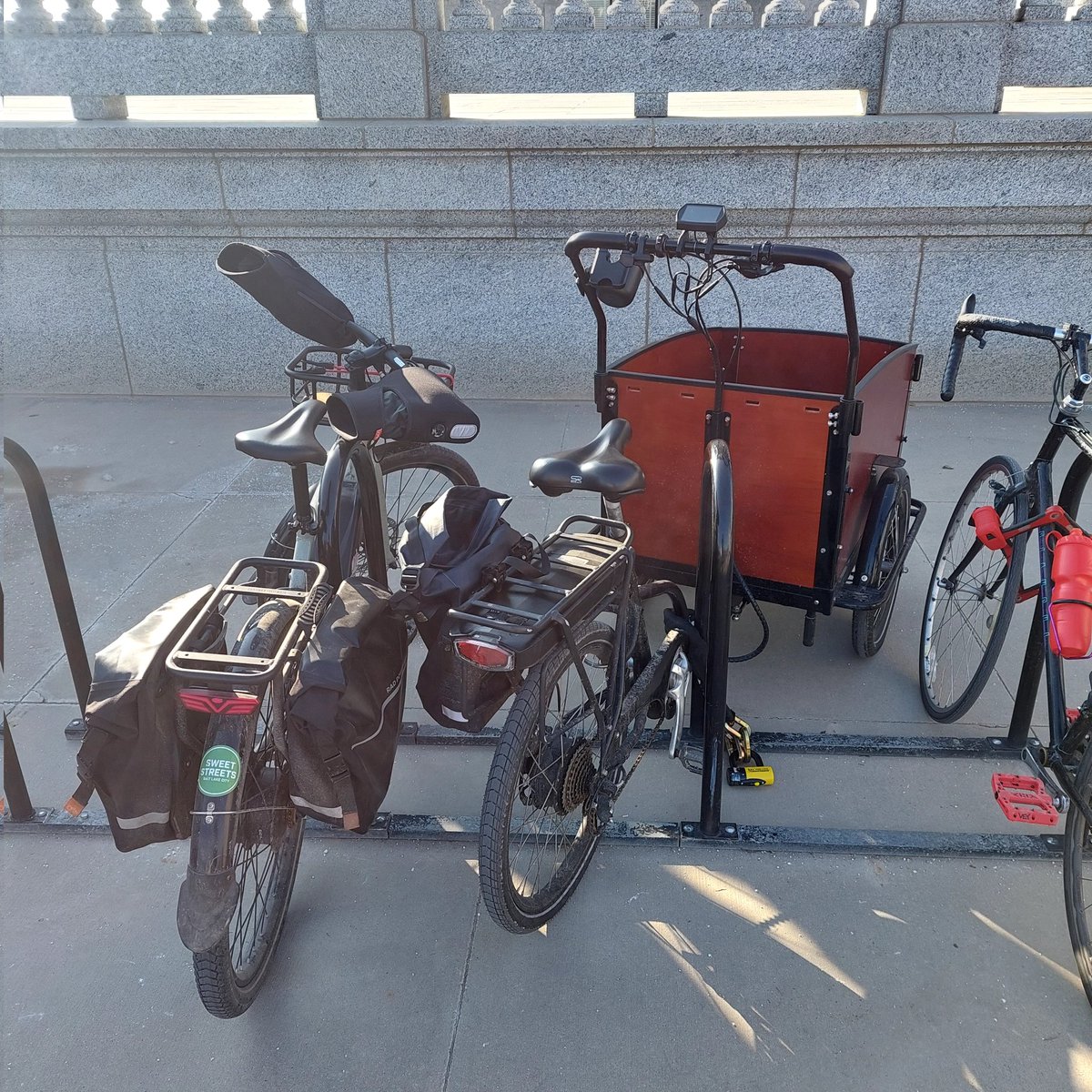 AlexCragun's tweet photo. We really need more bike racks on Capitol Hill. @bikelakecity @SweetStreetsSLC #SorryBen #BlockingBenjamin https://t.co/TBcwthla3F