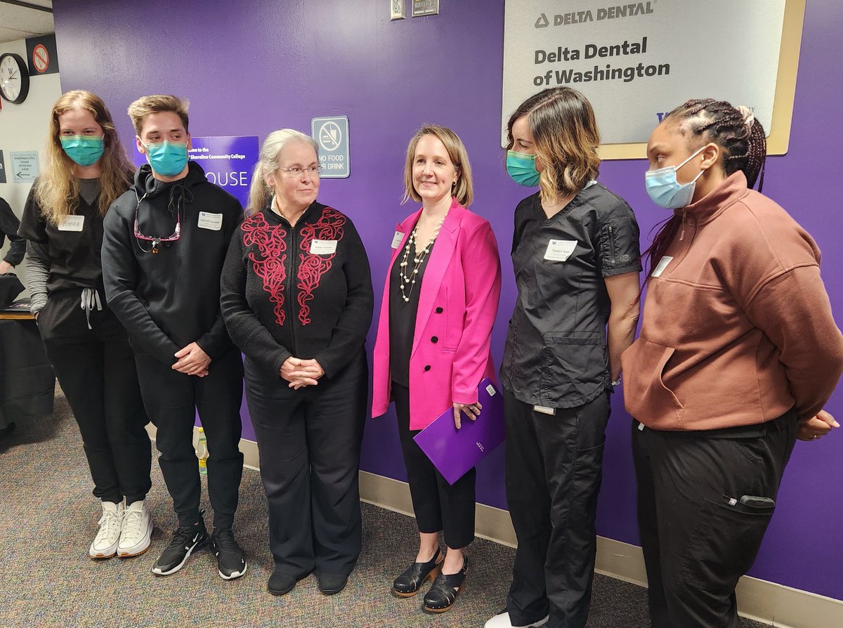 On Saturday, an enthusiastic crowd of students, faculty, supporters, and friends from both the School of Dentistry and the Shoreline Dental Hygiene program showed up for the open house of the new Delta Dental of Washington Clinic at the UWSOD.