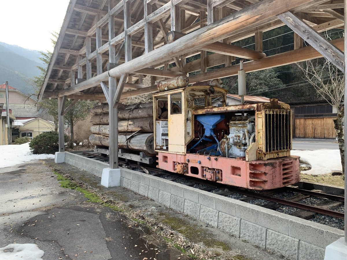 R32YSD's tweet photo. @nandaumanosuke2 @90MAVskxjlW02my このDL鳥取の沖ノ山森林鉄道の保存されてるのに、すごく似てますね https://t.co/HVR6BZ82pG