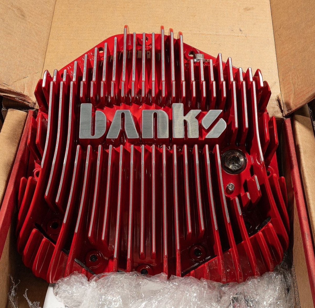 BanksPower's tweet photo. πΈ@dirtydieselcustoms, whew, that is an amazing powder coat job! This Banks Ram Air diff cover looks amazing! #bankspower #diffcover #banksdiffcover #ford #superduty #powerstroke #drw #srw #diesel #gas #duramax #cummins #dodge #ram #gmc #chevy #gm https://t.co/dQiVP5lE3Q