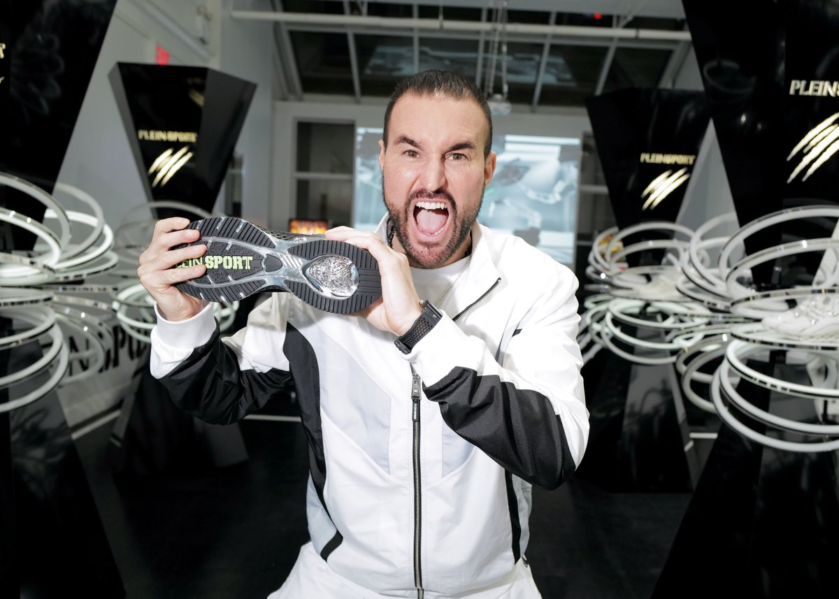 residentdigital's tweet photo. New York City February 9th at 119 Spring Street, SoHo marks the first PLEIN SPORT Pop-Up Store opening out of a global expansion plan.

Check it out on https://t.co/WNYye7ZGU1 ⚡
#PleinSports #PleinStyle #PleinFashion #PleinLifestyle #PleinActivewear #ResidentMag #ResidentDigital https://t.co/VYNTlFHe2c