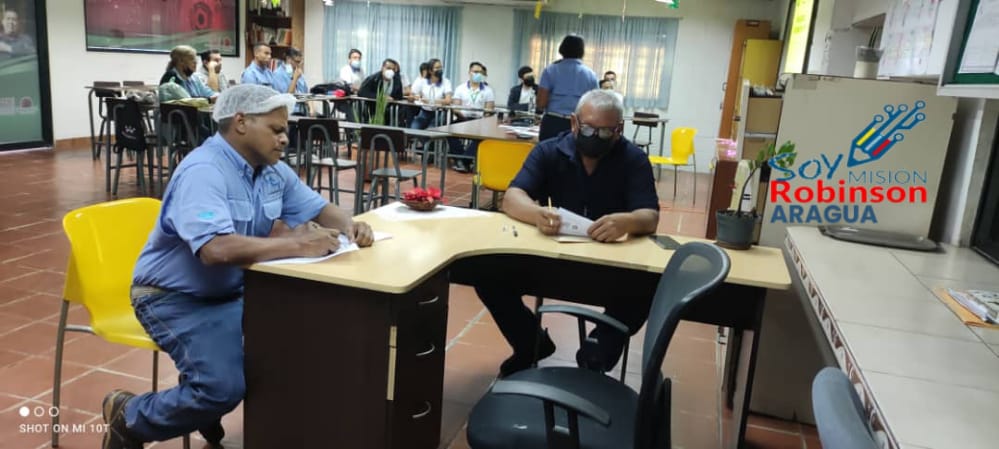araguafsr's tweet photo. Ambiente: Papeles Luciano's
Facilitadora: Kisbel Duno
En actividades pedagógicas con los patriotas y cumpliendo con el *Plan Cada Fábrica Una Escuela*  emanado por el Viceministro del Trabajo Edgar Blanco . Municipio Girardot #JuventudIntegracionYPaz https://t.co/8m3Lsk72Wn