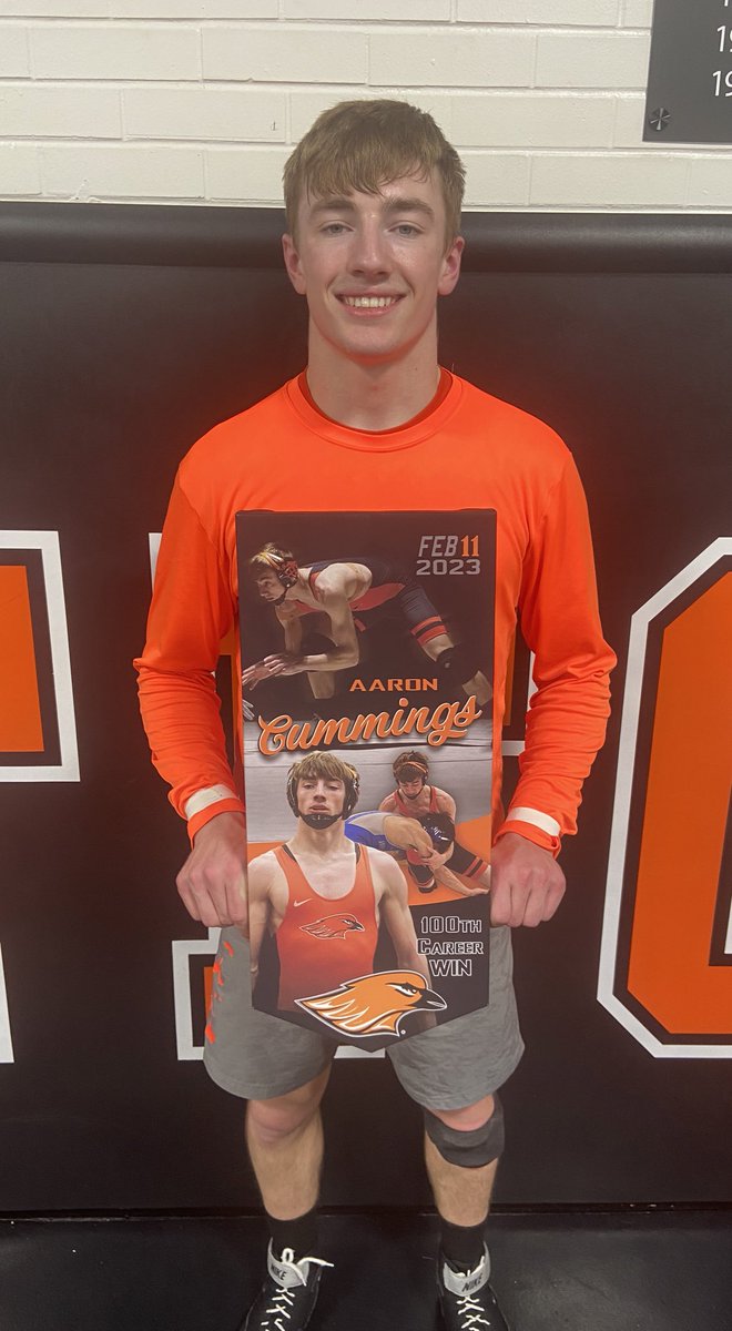 HUHS_Athletics's tweet photo. Today we presented a special canvas to @huhs_wrestle Aaron Cummings after winning his 100 career wrestling match last weekend!! Congrats Aaron!! #WeAreHartford https://t.co/aMxXhx40fa