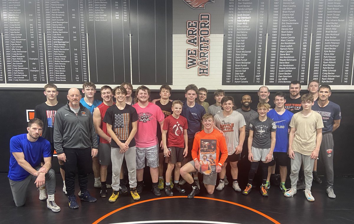 HUHS_Athletics's tweet photo. Today we presented a special canvas to @huhs_wrestle Aaron Cummings after winning his 100 career wrestling match last weekend!! Congrats Aaron!! #WeAreHartford https://t.co/aMxXhx40fa