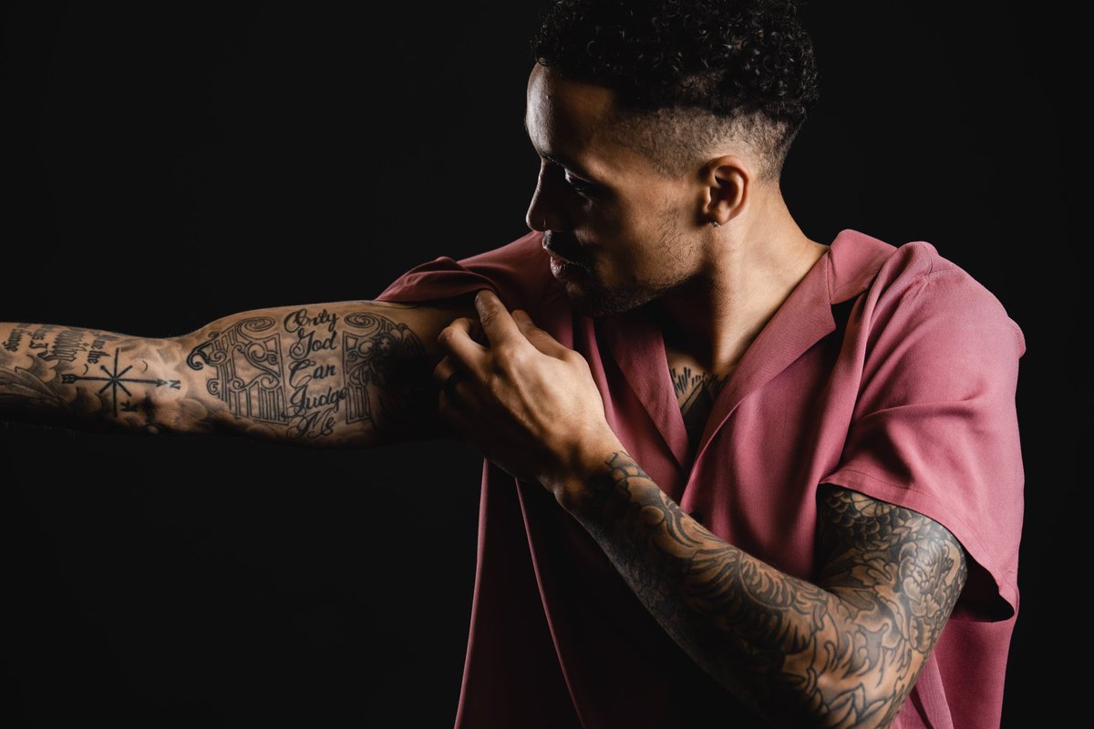 SeattleKraken's tweet photo. From his years in the @NHL to his start as a TV Color Analyst for the #SeaKraken, @JTBrown23 breaks down the body art he’s built up over his career.

Take in the newest segment of Deep Ink where JT shares the artistic &amp; personal influence on his tattoos → https://t.co/1pVUp3SX72 https://t.co/Sy270j7os7